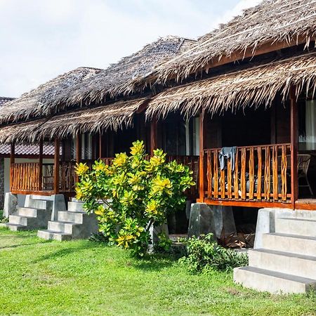 The Ujung Bocur Bungalows Krui Kültér fotó