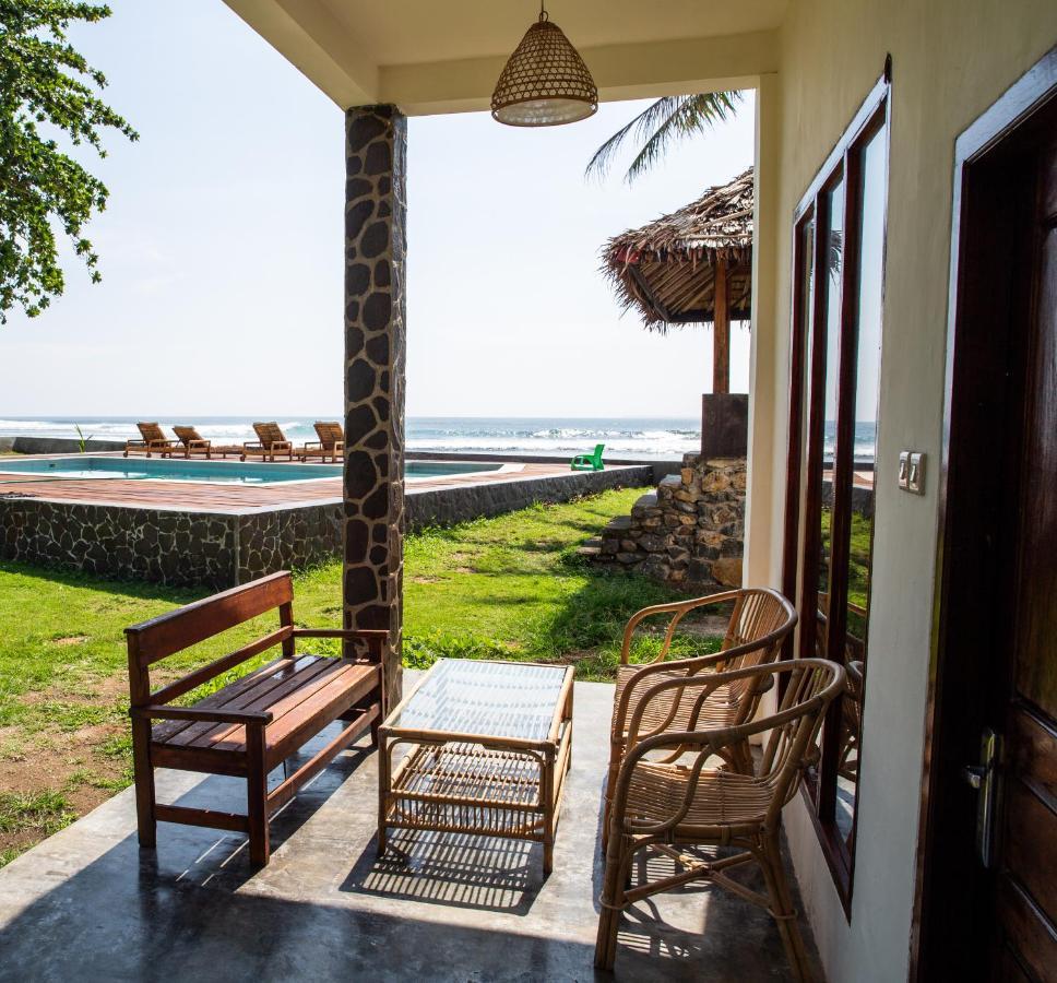The Ujung Bocur Bungalows Krui Kültér fotó