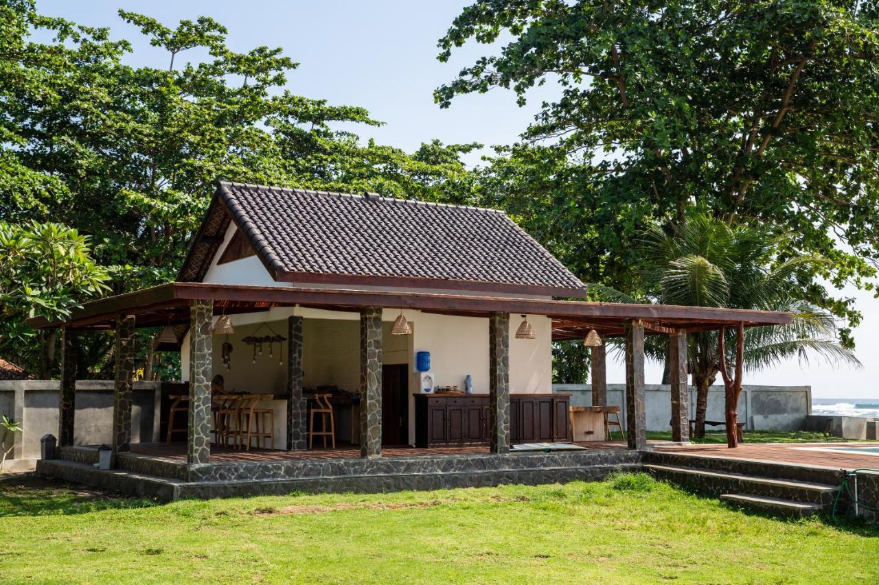 The Ujung Bocur Bungalows Krui Kültér fotó